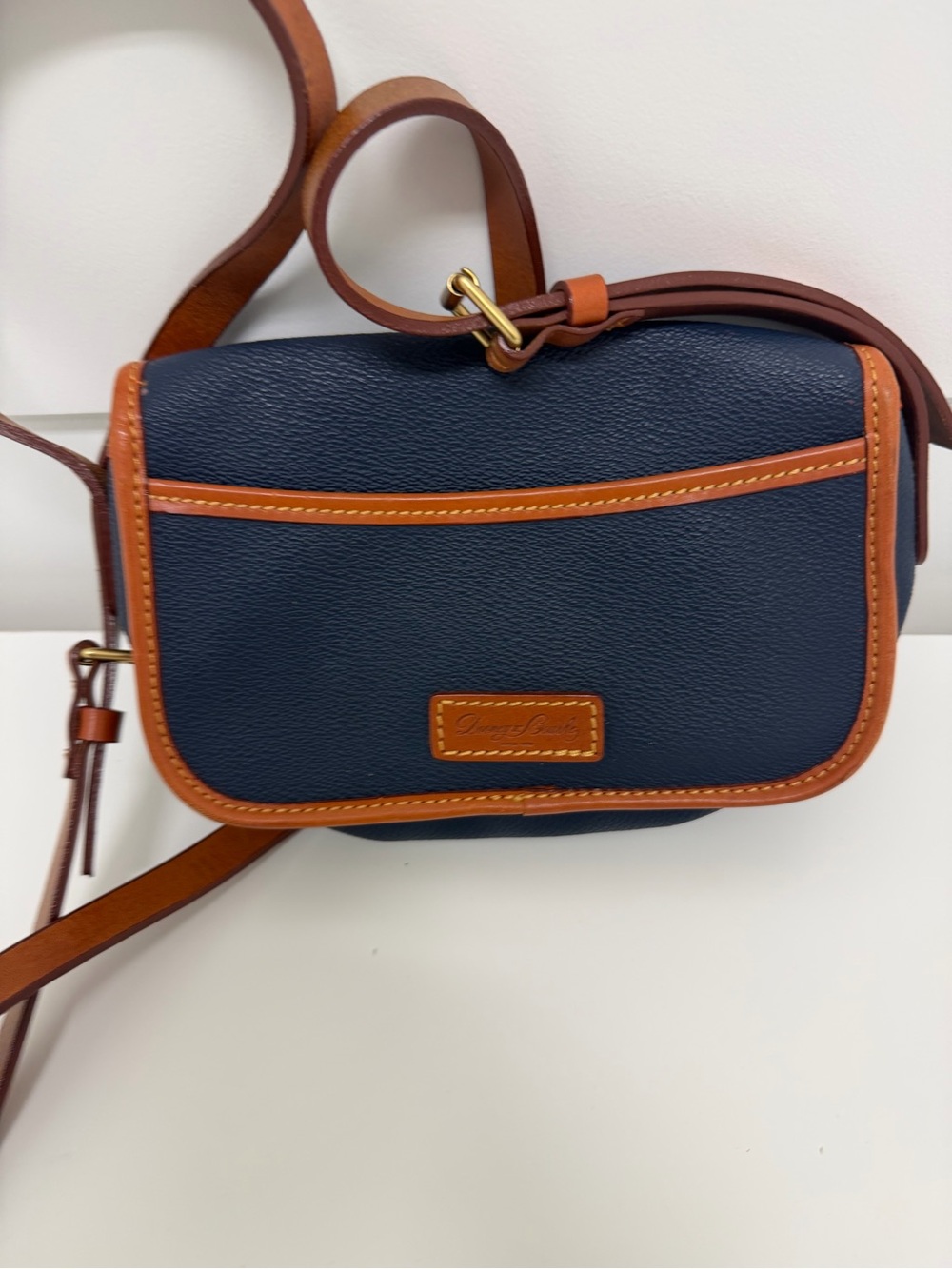 Vintage Dooney & Bourke Navy Crossbody Bag with Tan Trim - Picture 7 of 8